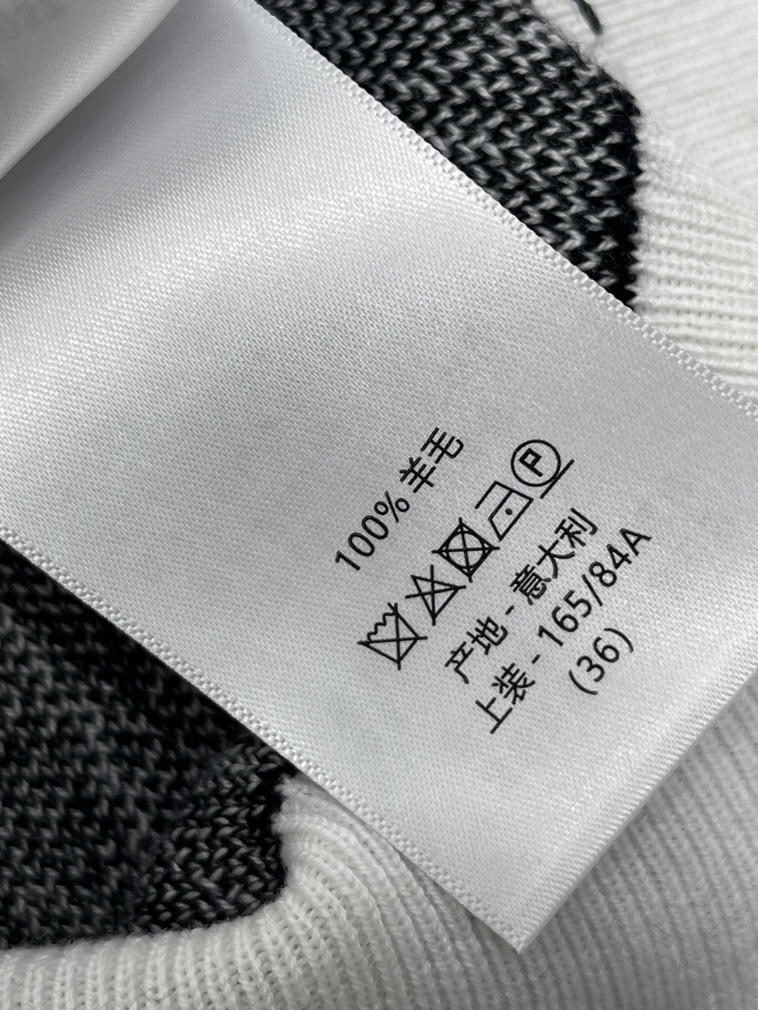 Women's short sleeves